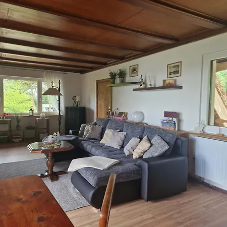 Annelore Nyaraló Middelhagen